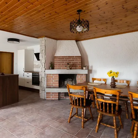Wellba Otlica Holiday home *